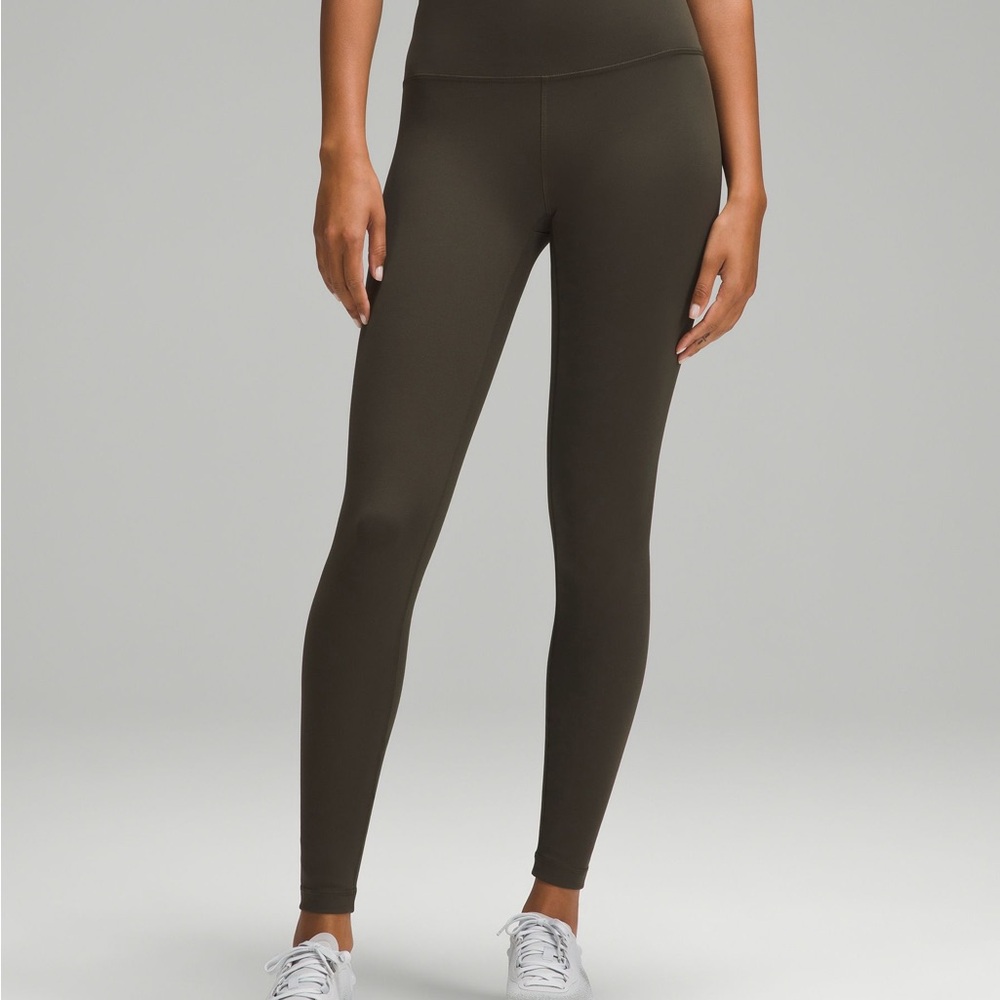 Lululemon wunder under leggings. Sage Green. 21 inch inseam. Size 4